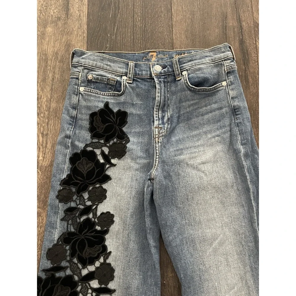 7 For All Mankind Jeans Womens 28 Medium Wash Cropped Alexa Embroidered Flowers - Picture 2 of 16